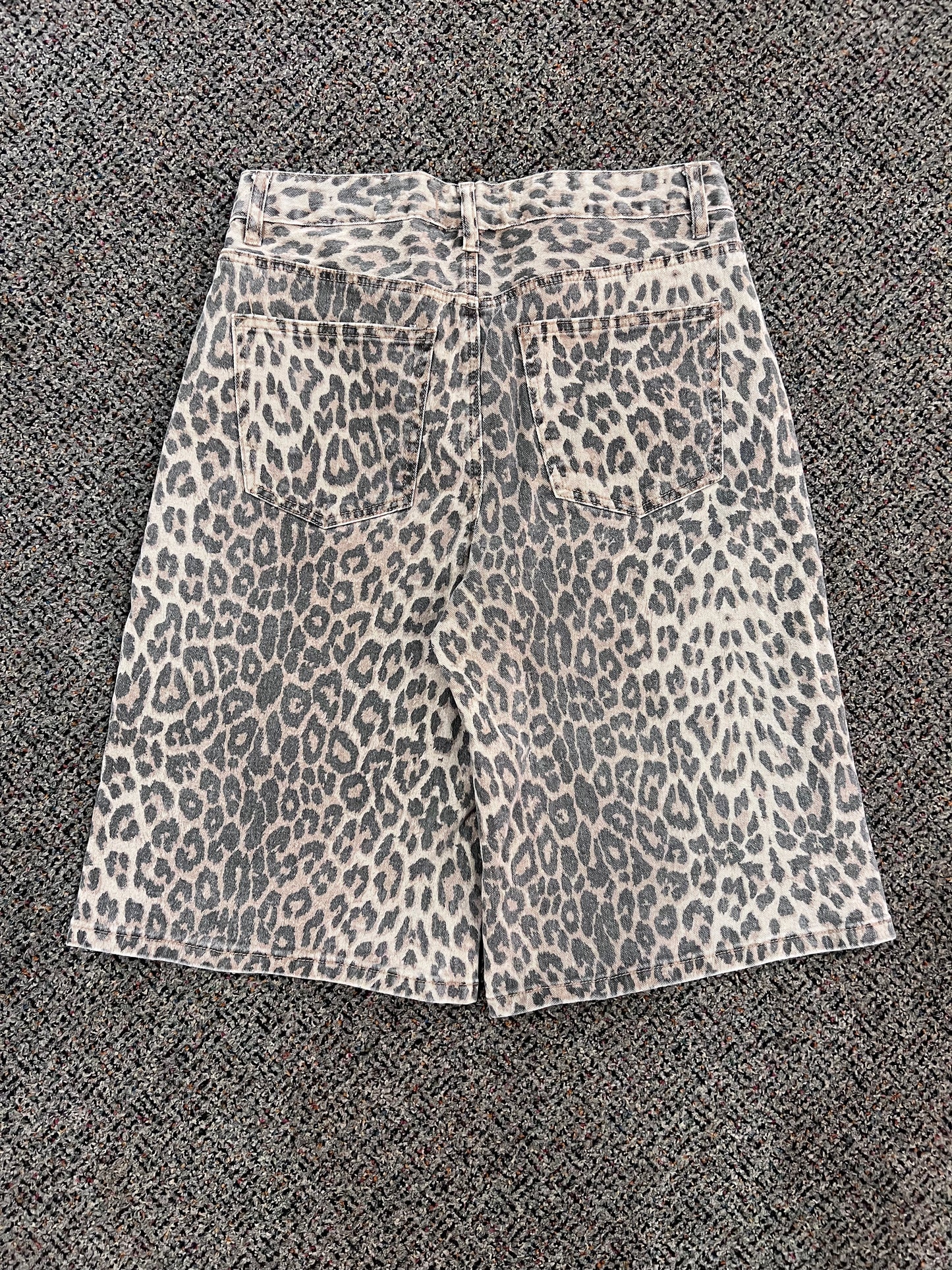 Disclosure Faded Leopard Print Shorts (modern)