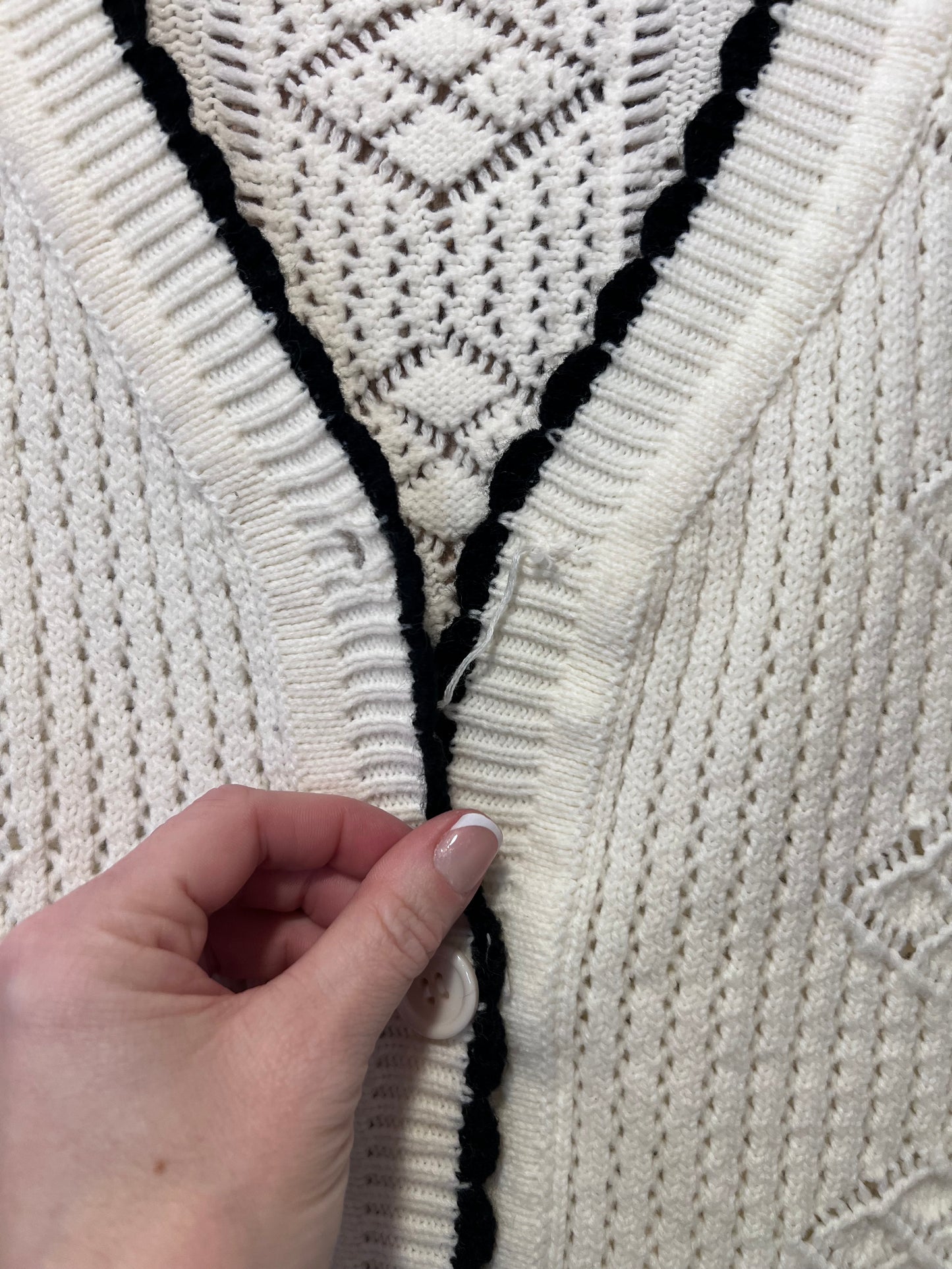 CIDER White/BLK Knit Sweater Vest (modern)