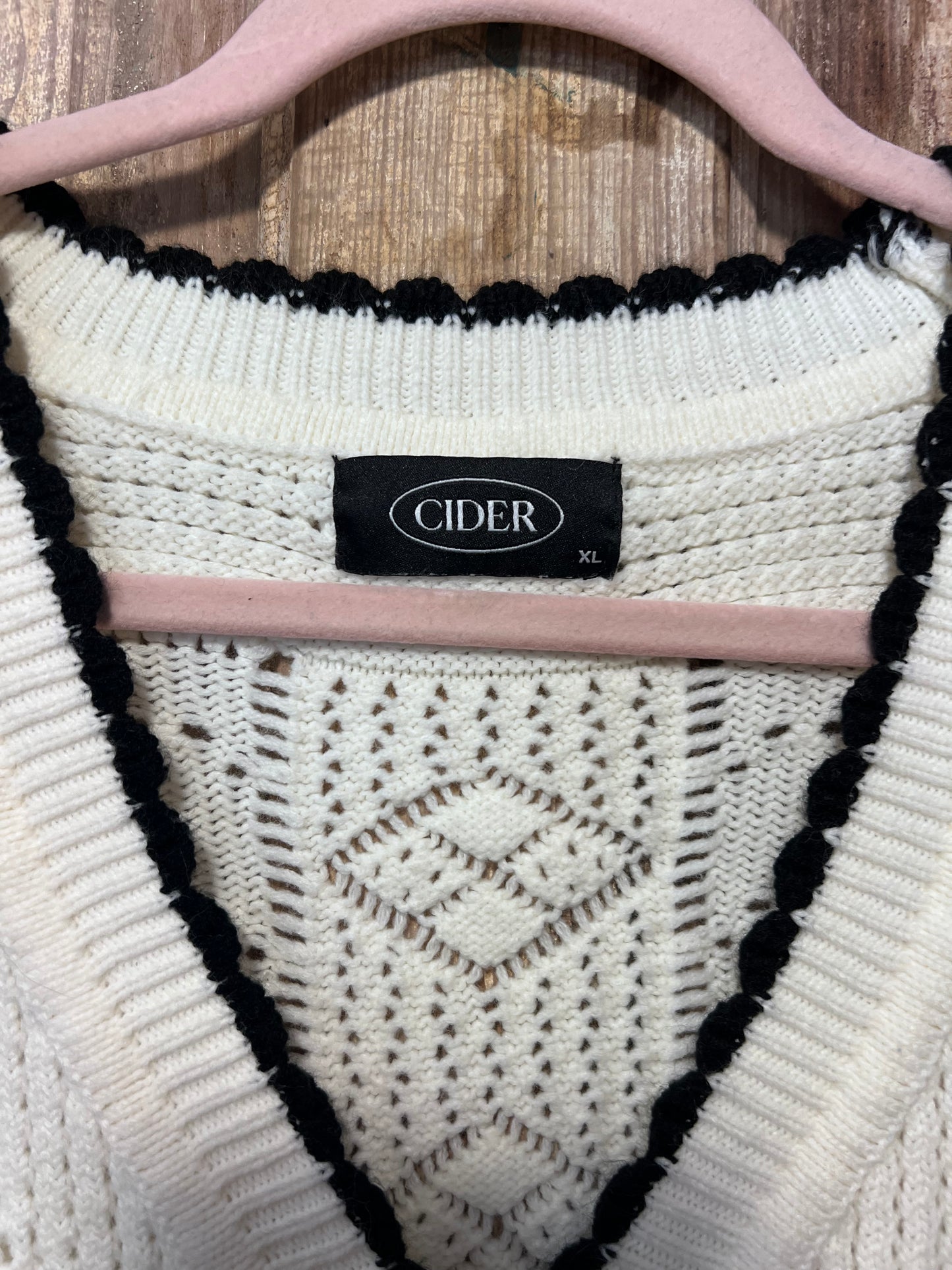 CIDER White/BLK Knit Sweater Vest (modern)