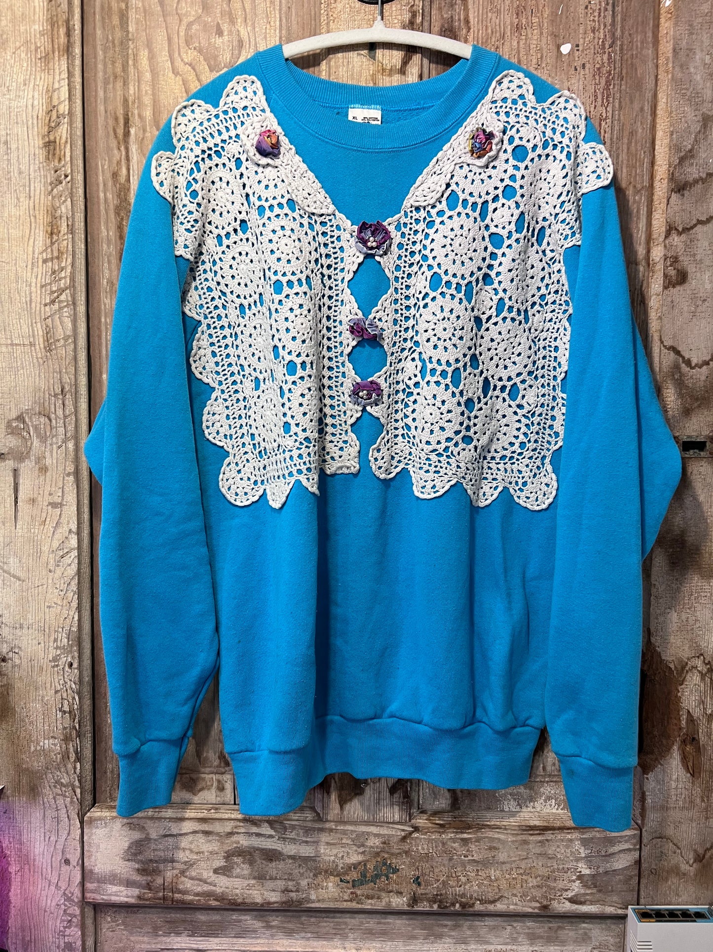 80's/90's Crochet Front + Flowers Design Granny Crewneck