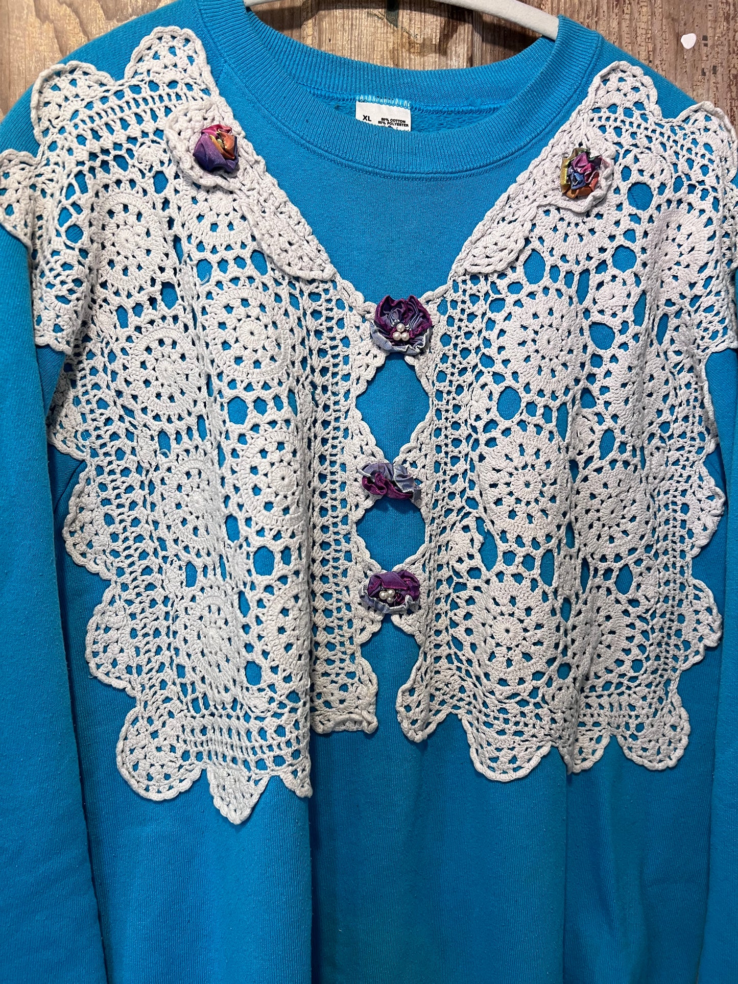 80's/90's Crochet Front + Flowers Design Granny Crewneck