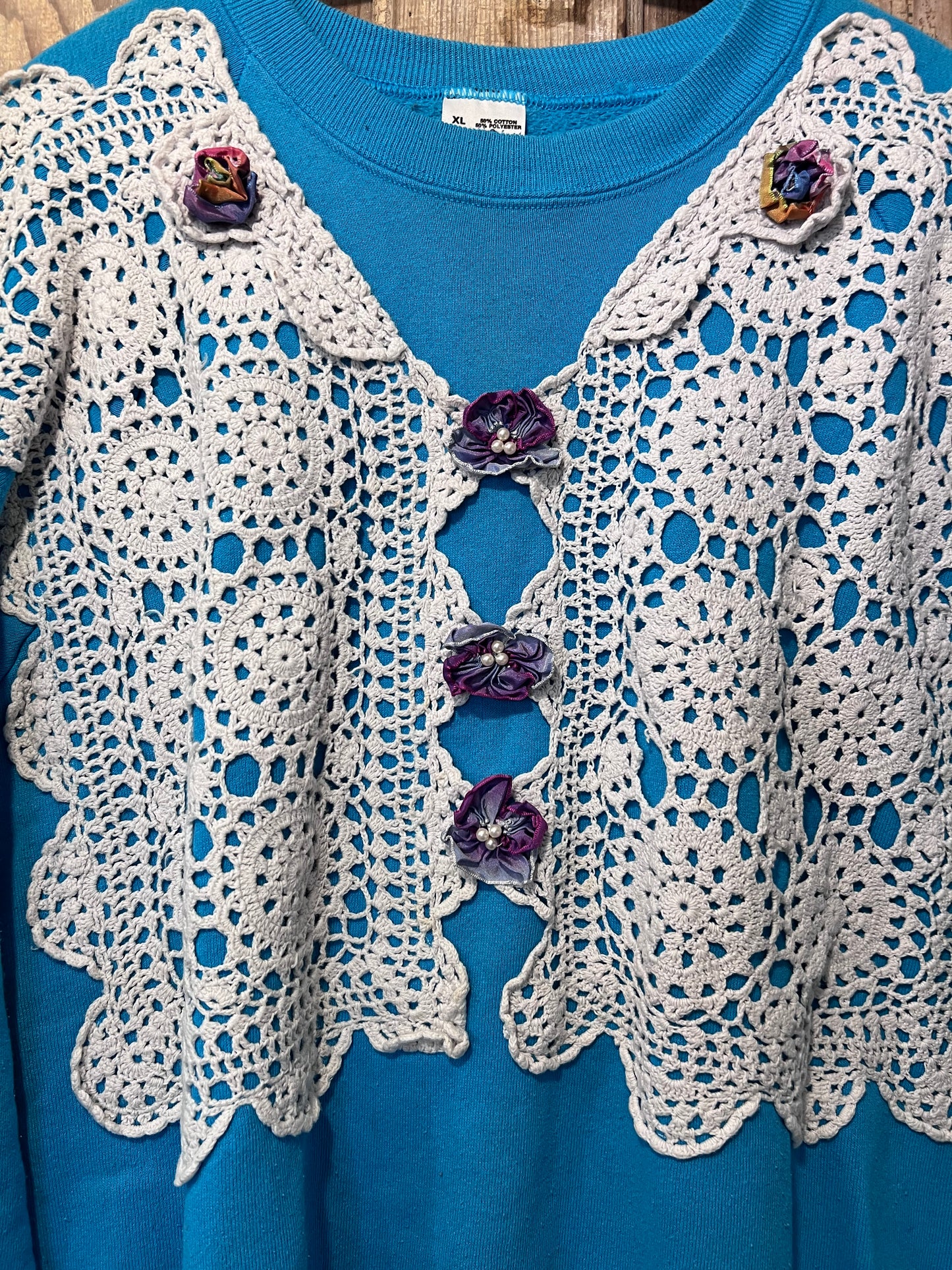 80's/90's Crochet Front + Flowers Design Granny Crewneck