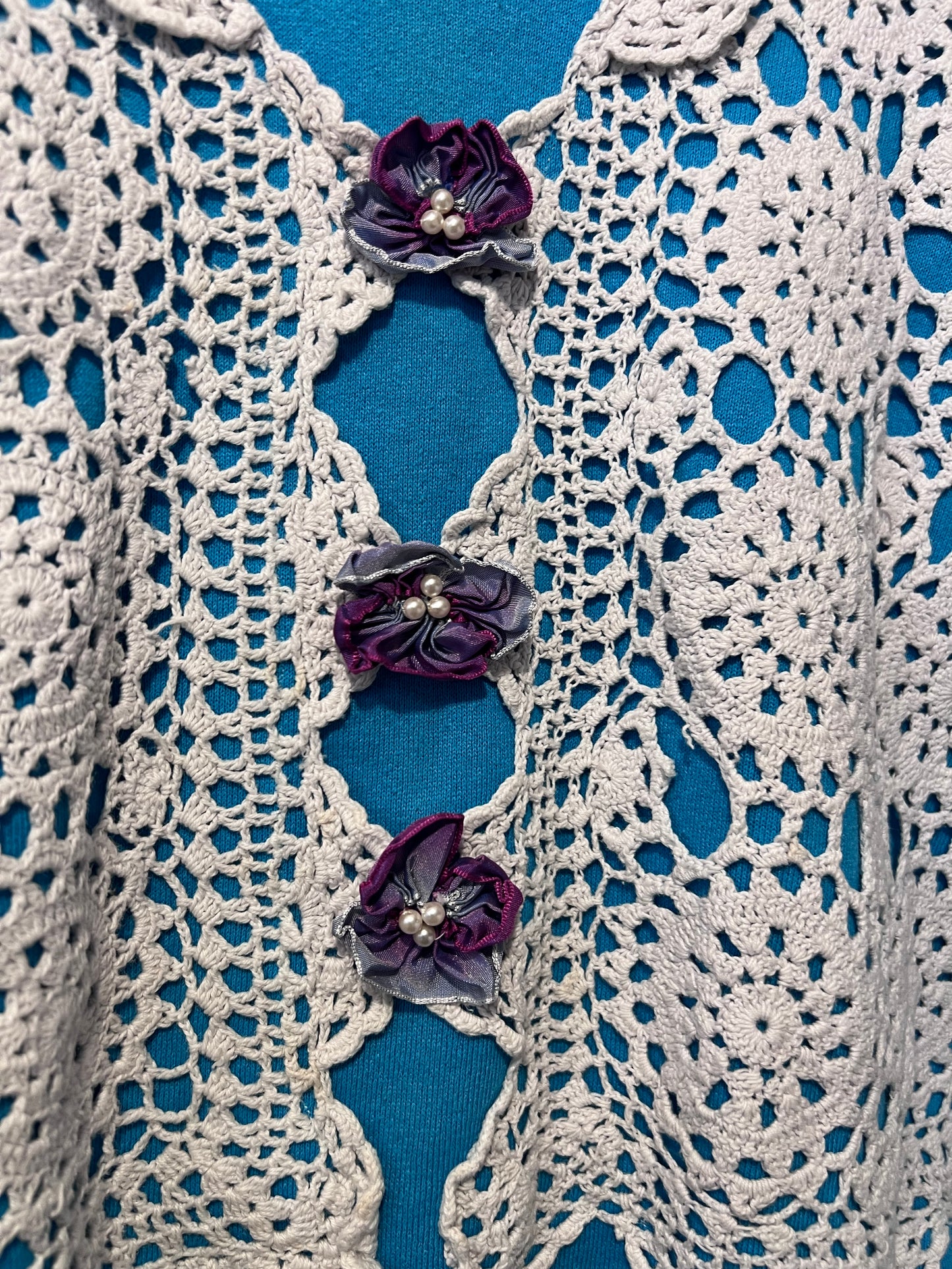 80's/90's Crochet Front + Flowers Design Granny Crewneck