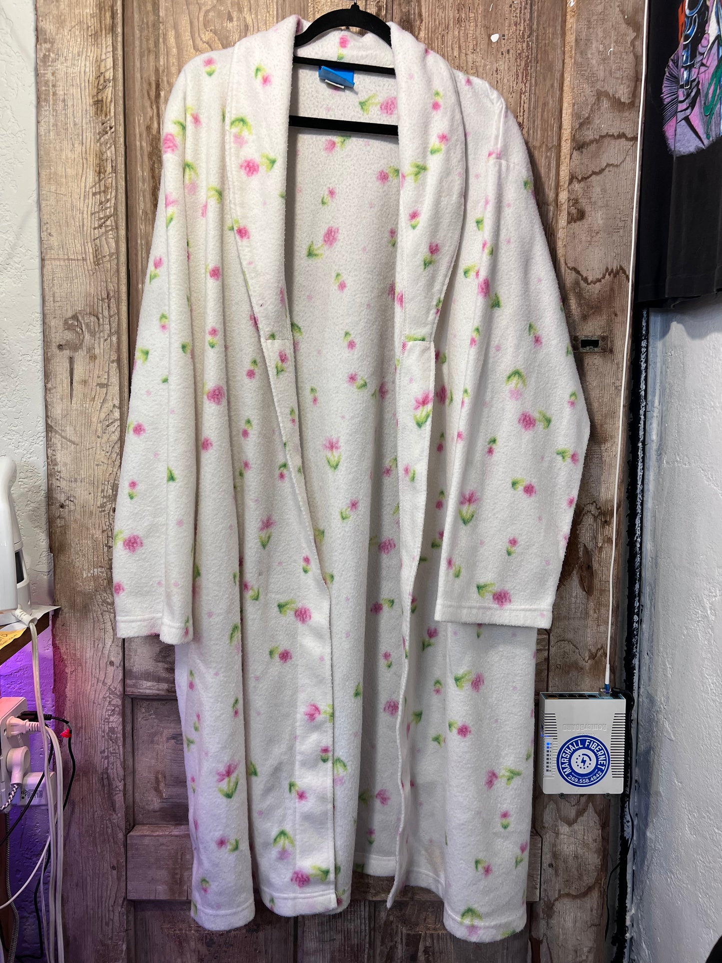 Y2K Seven Apparel White Floral Fleece Robe