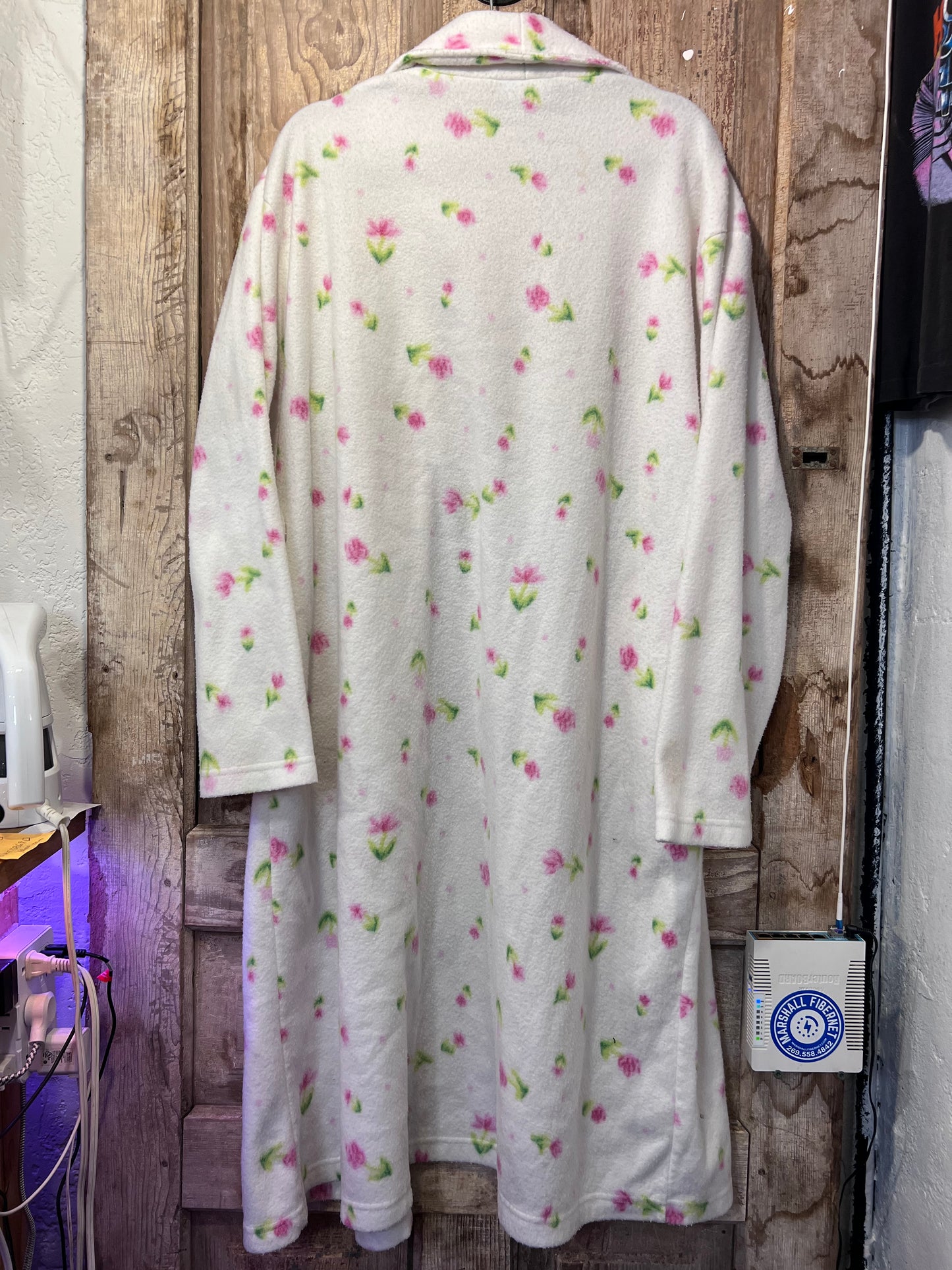 Y2K Seven Apparel White Floral Fleece Robe