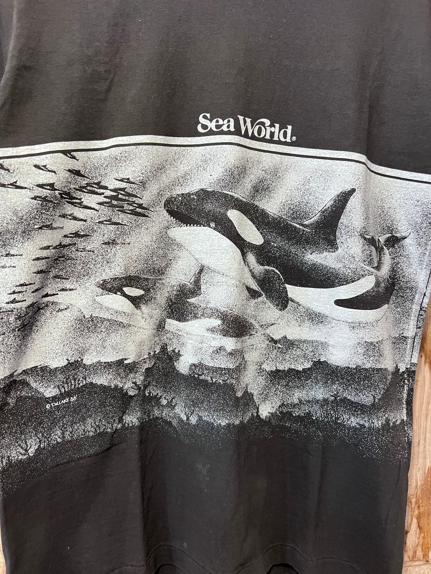 1988 RARE Sea World Wrap Around Graphic T-Shirt