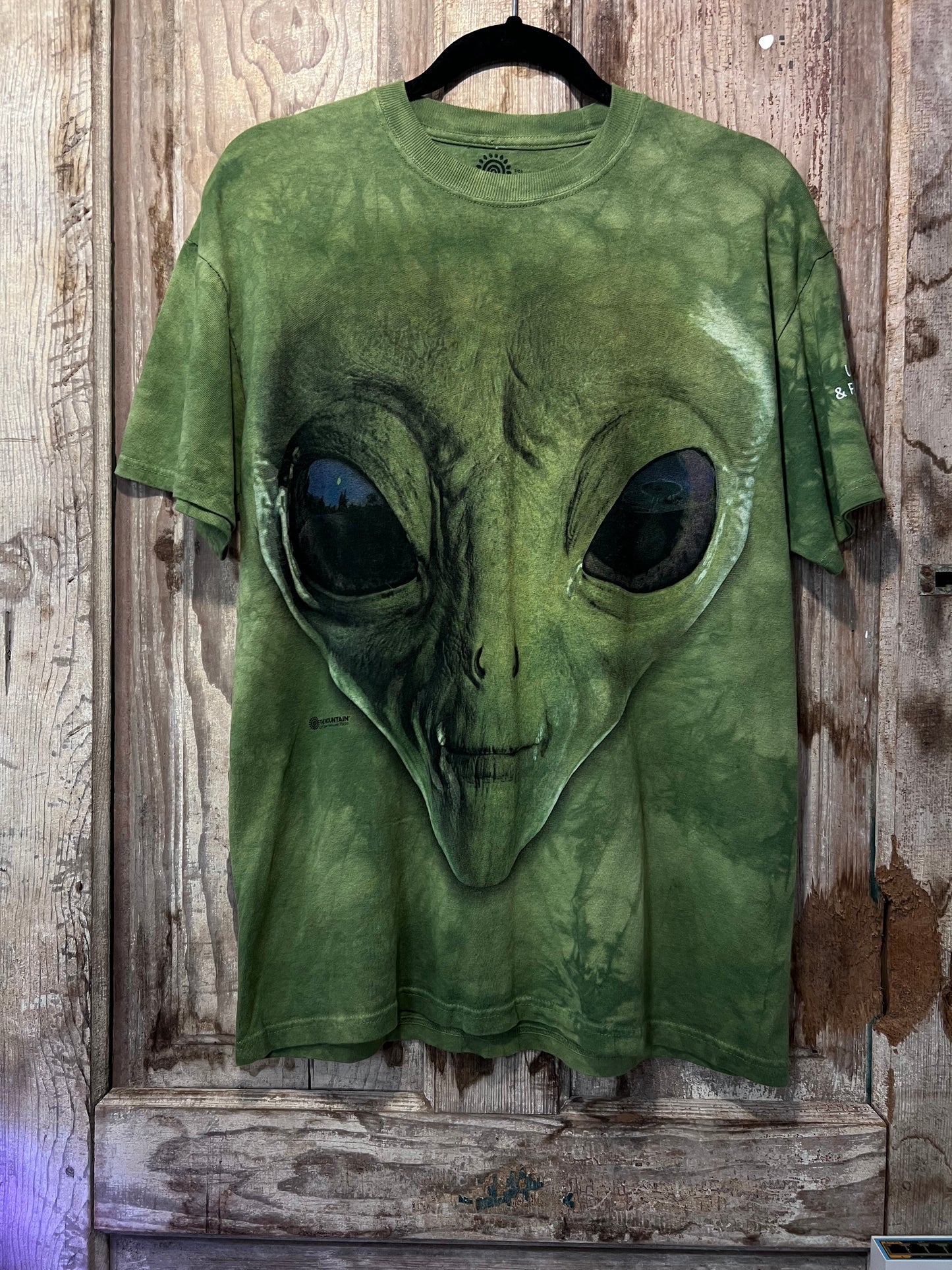 2013 The Mountain Green Tie Dye Alien Graphic T-Shirt (Modern)