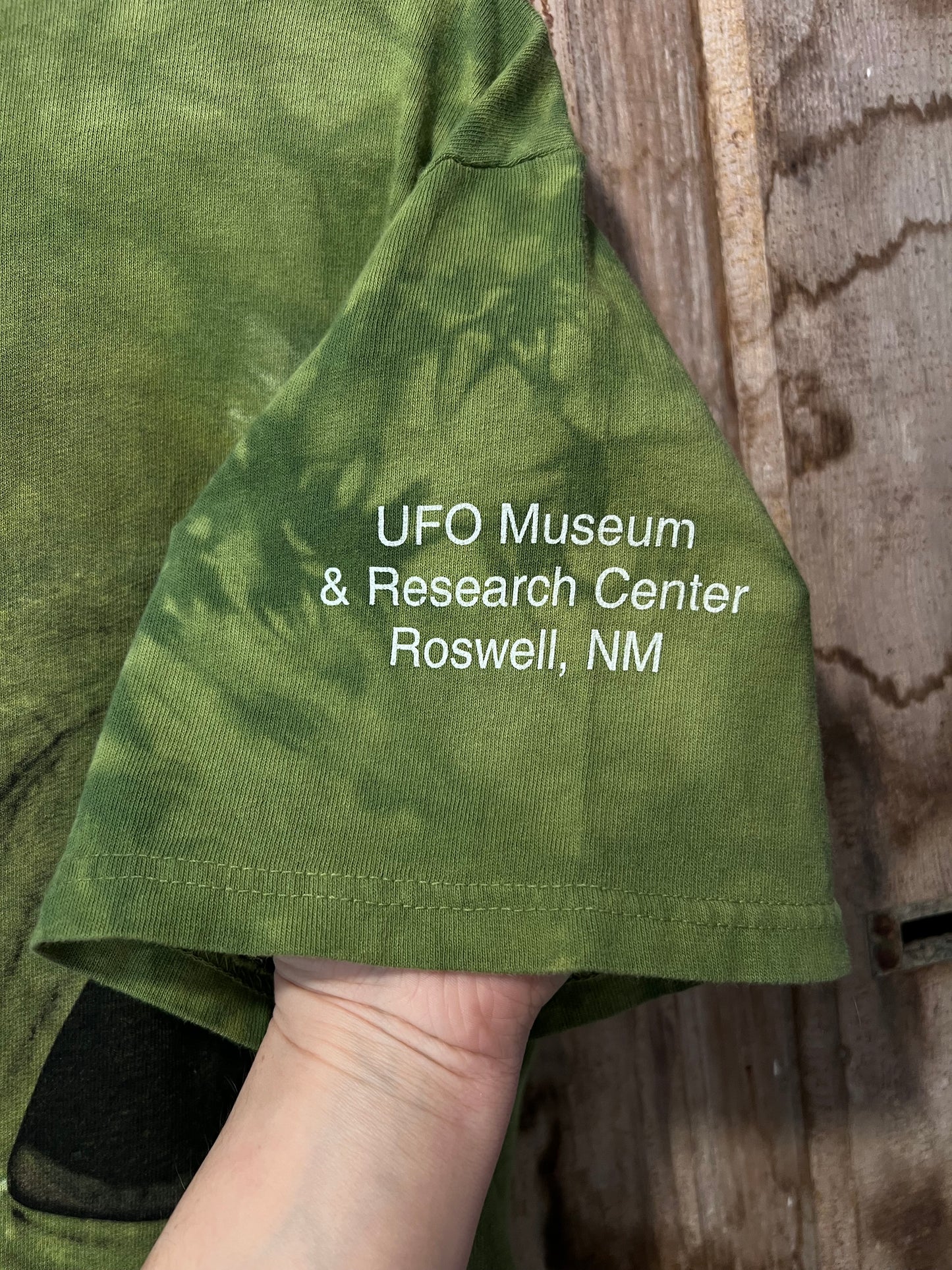 2013 The Mountain Green Tie Dye Alien Graphic T-Shirt (Modern)
