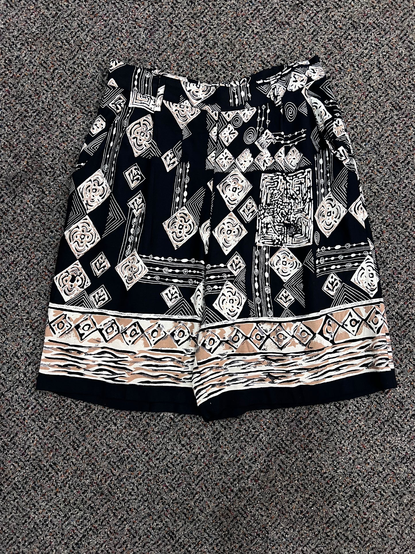 90's Boutique Europa Tribal-esc Patterned Shorts