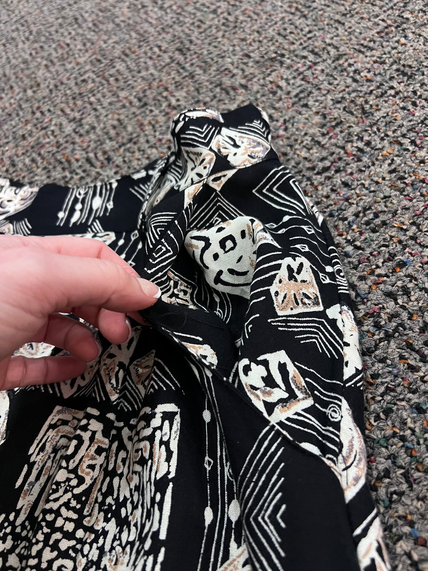 90's Boutique Europa Tribal-esc Patterned Shorts