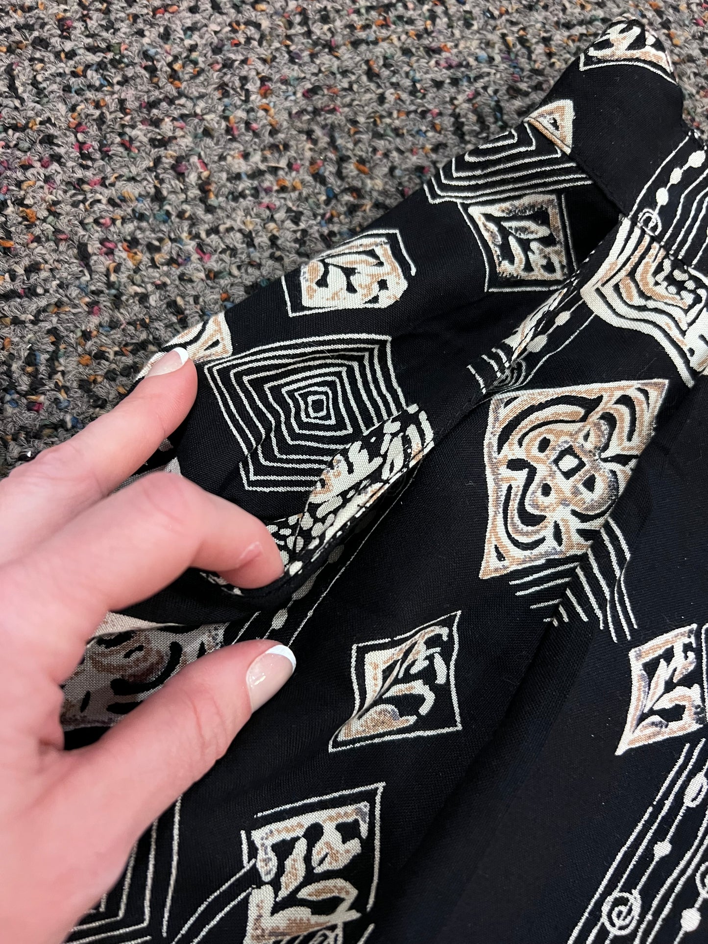 90's Boutique Europa Tribal-esc Patterned Shorts