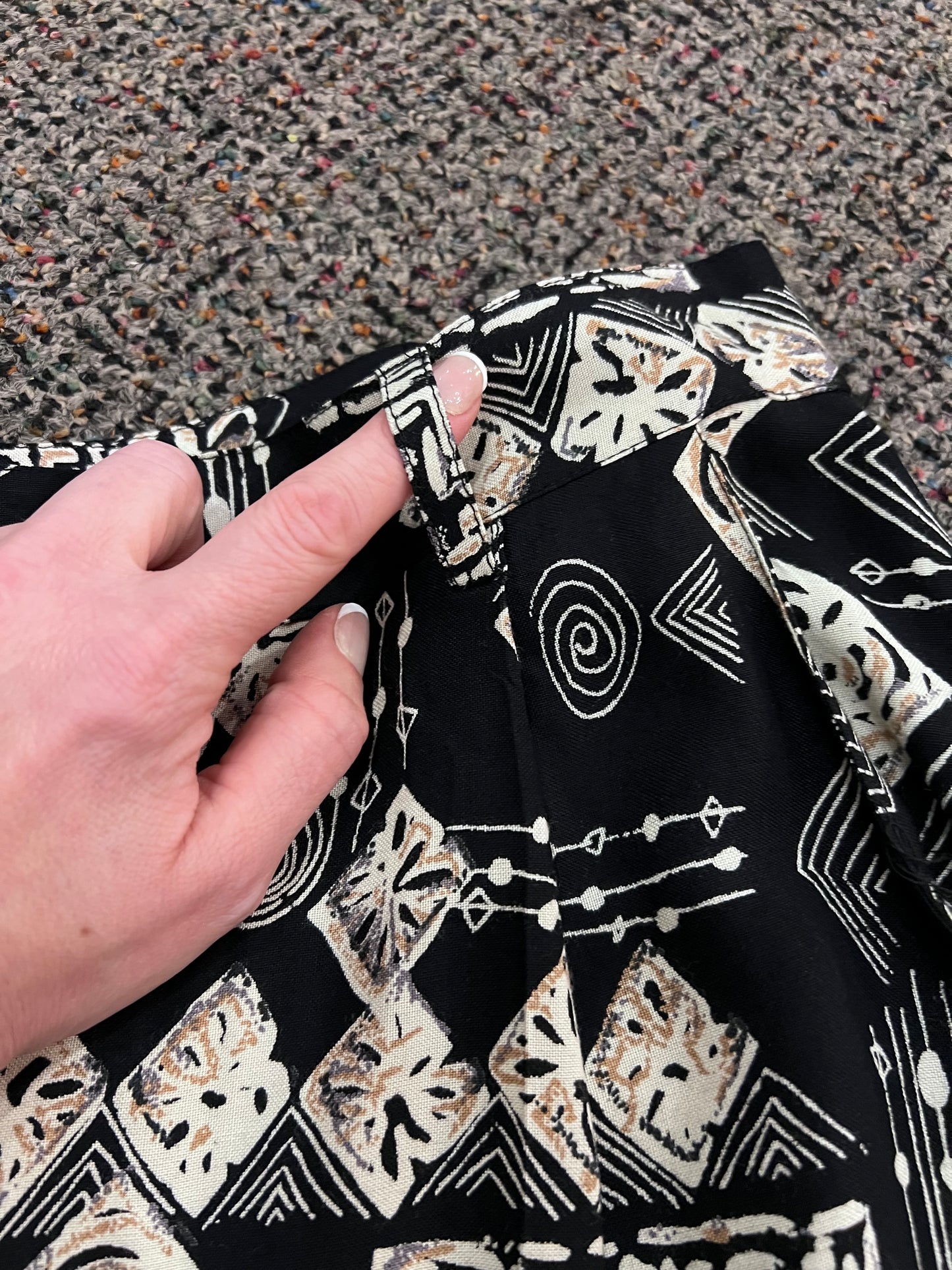 90's Boutique Europa Tribal-esc Patterned Shorts