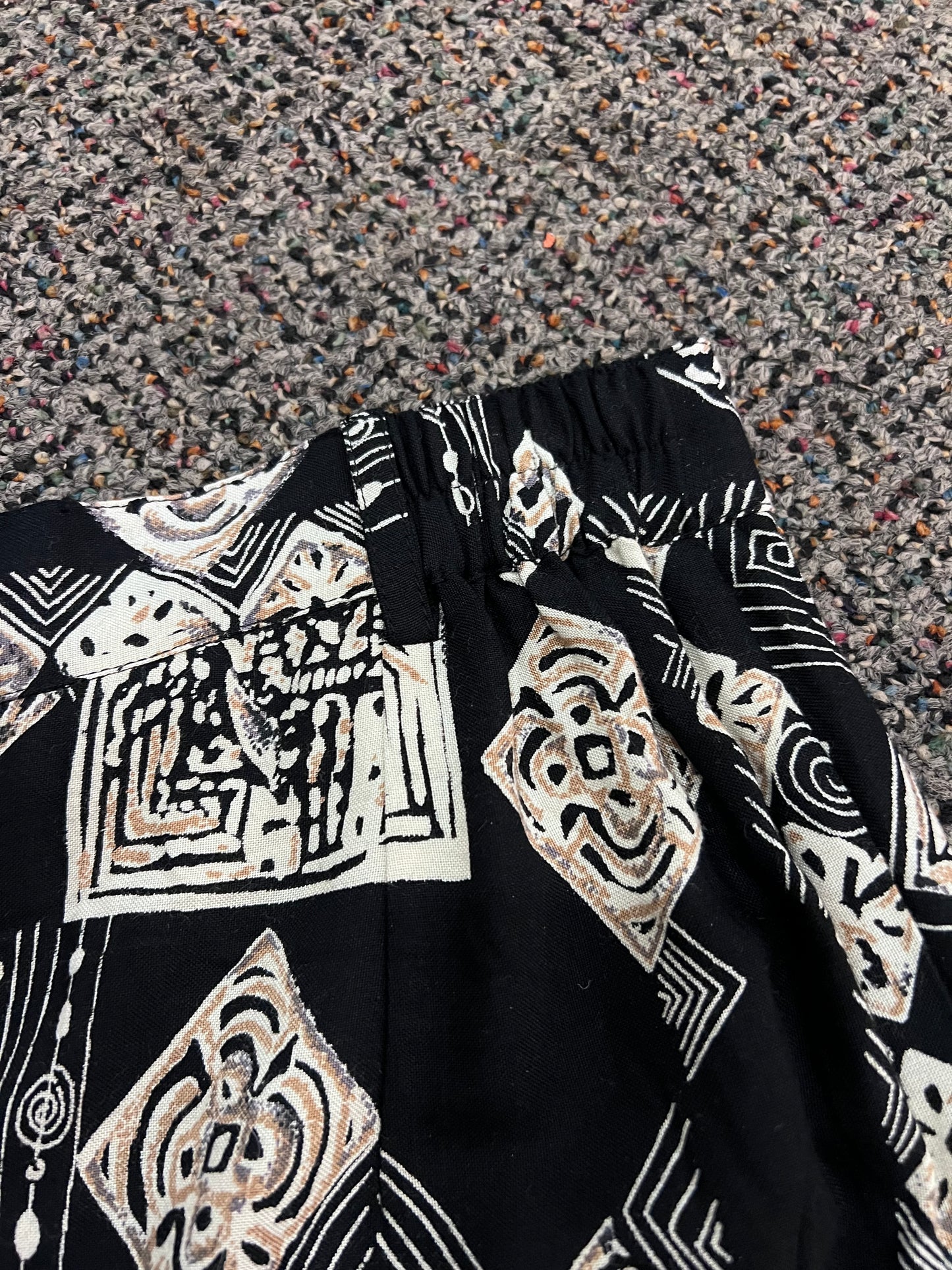 90's Boutique Europa Tribal-esc Patterned Shorts