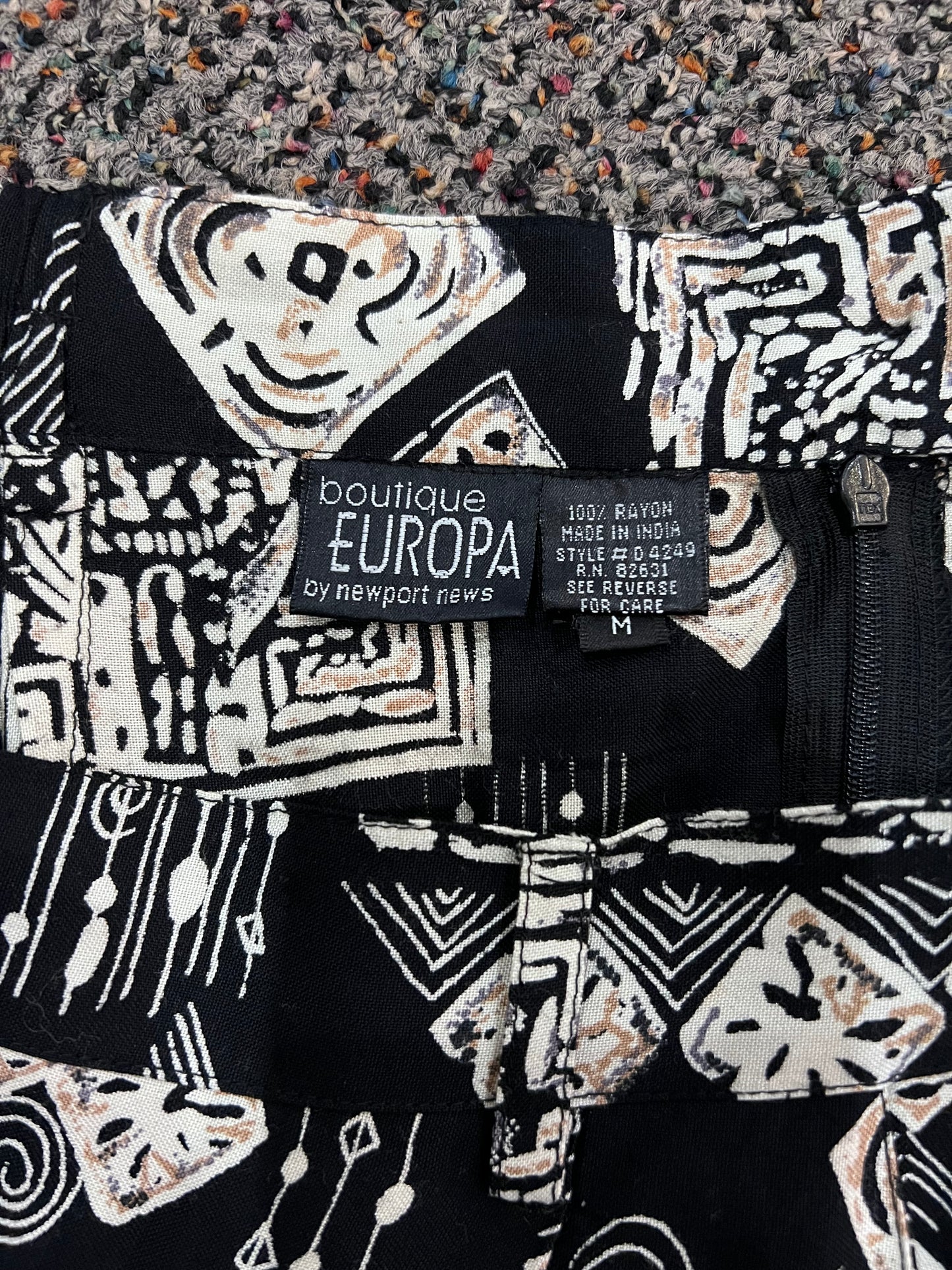 90's Boutique Europa Tribal-esc Patterned Shorts