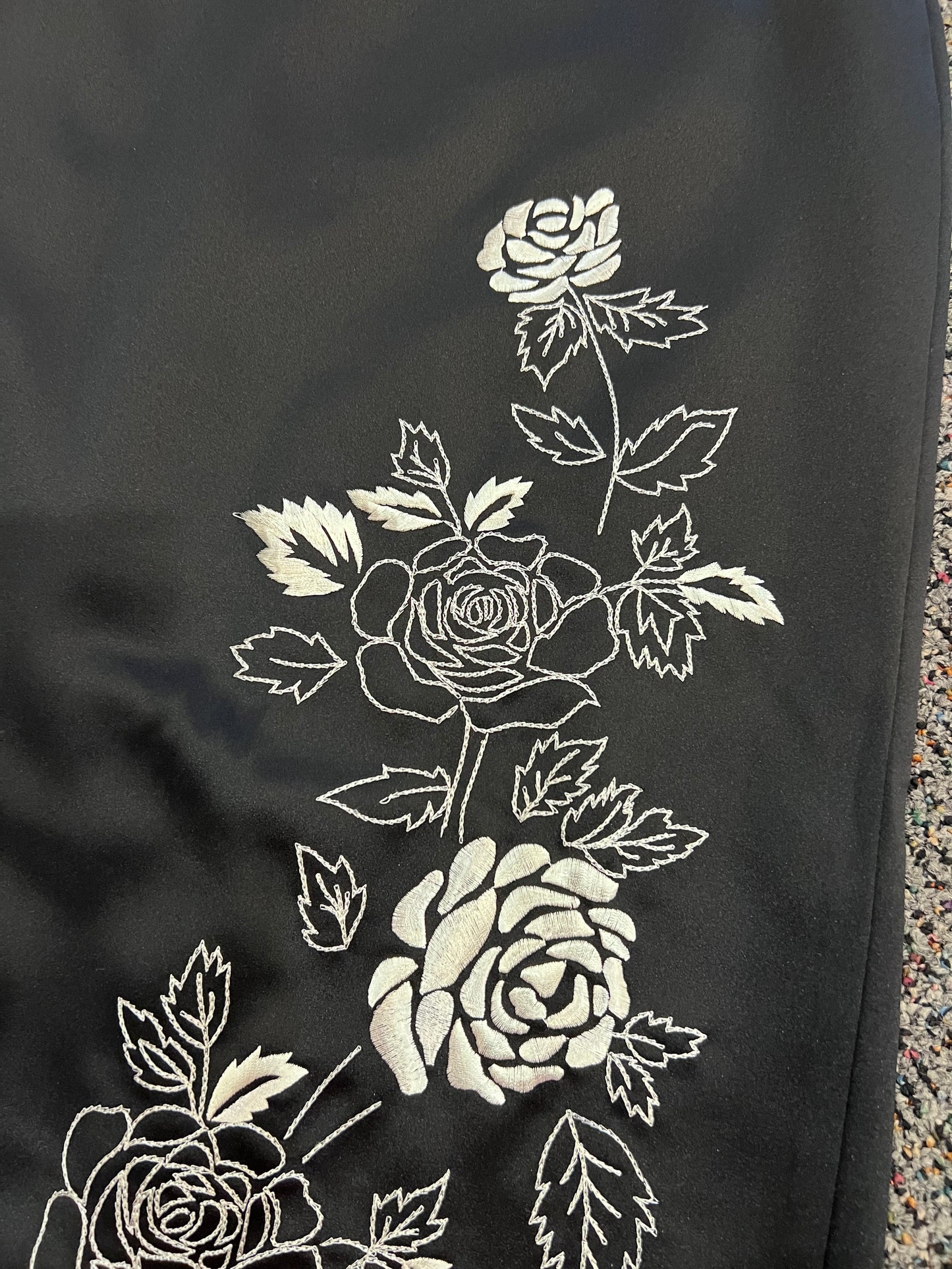 Y2K Ann Taylor Loft BLK + White Embroidered Floral Skirt
