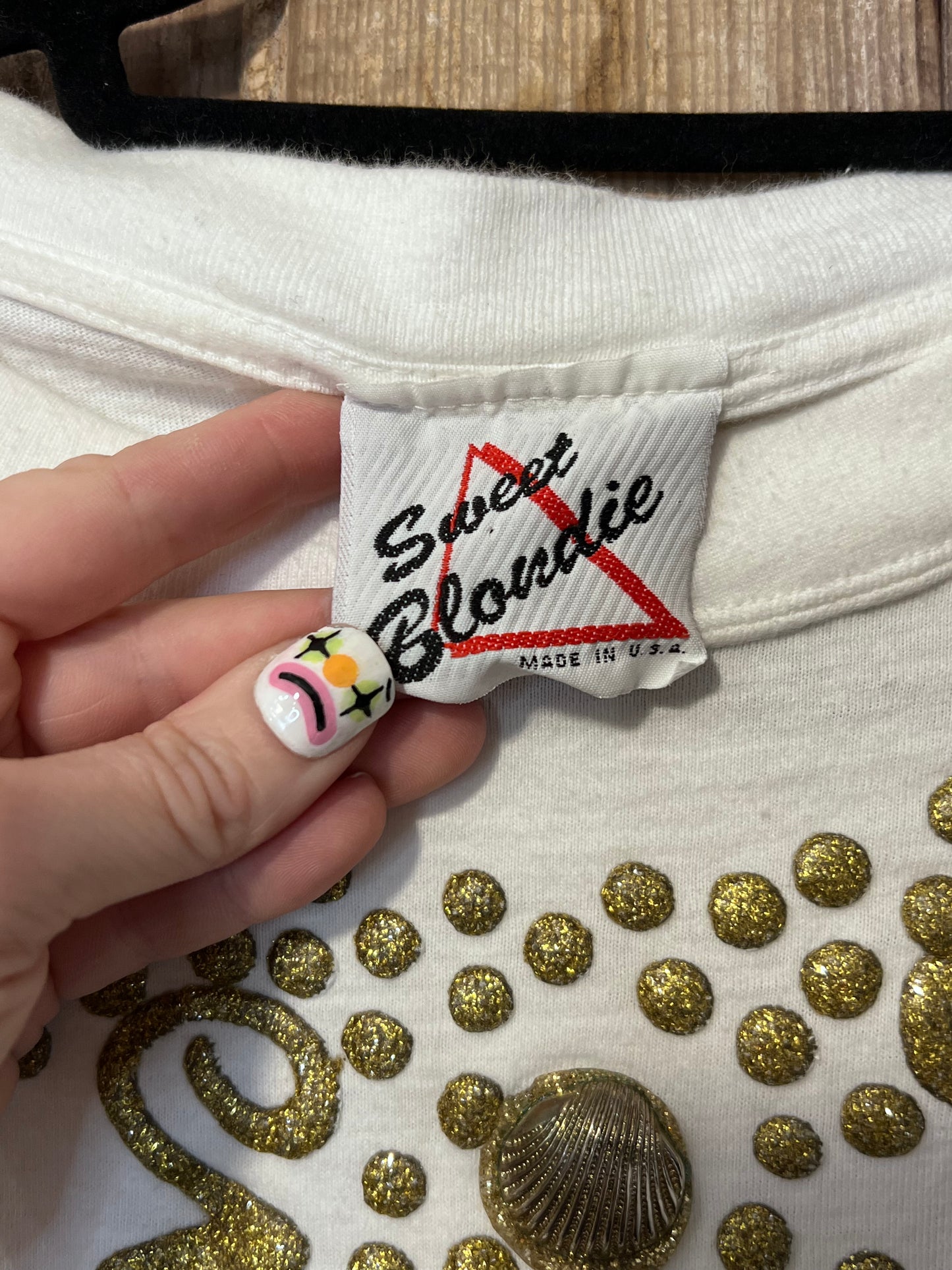 80's/90's White + Gold Shell T-Shirt