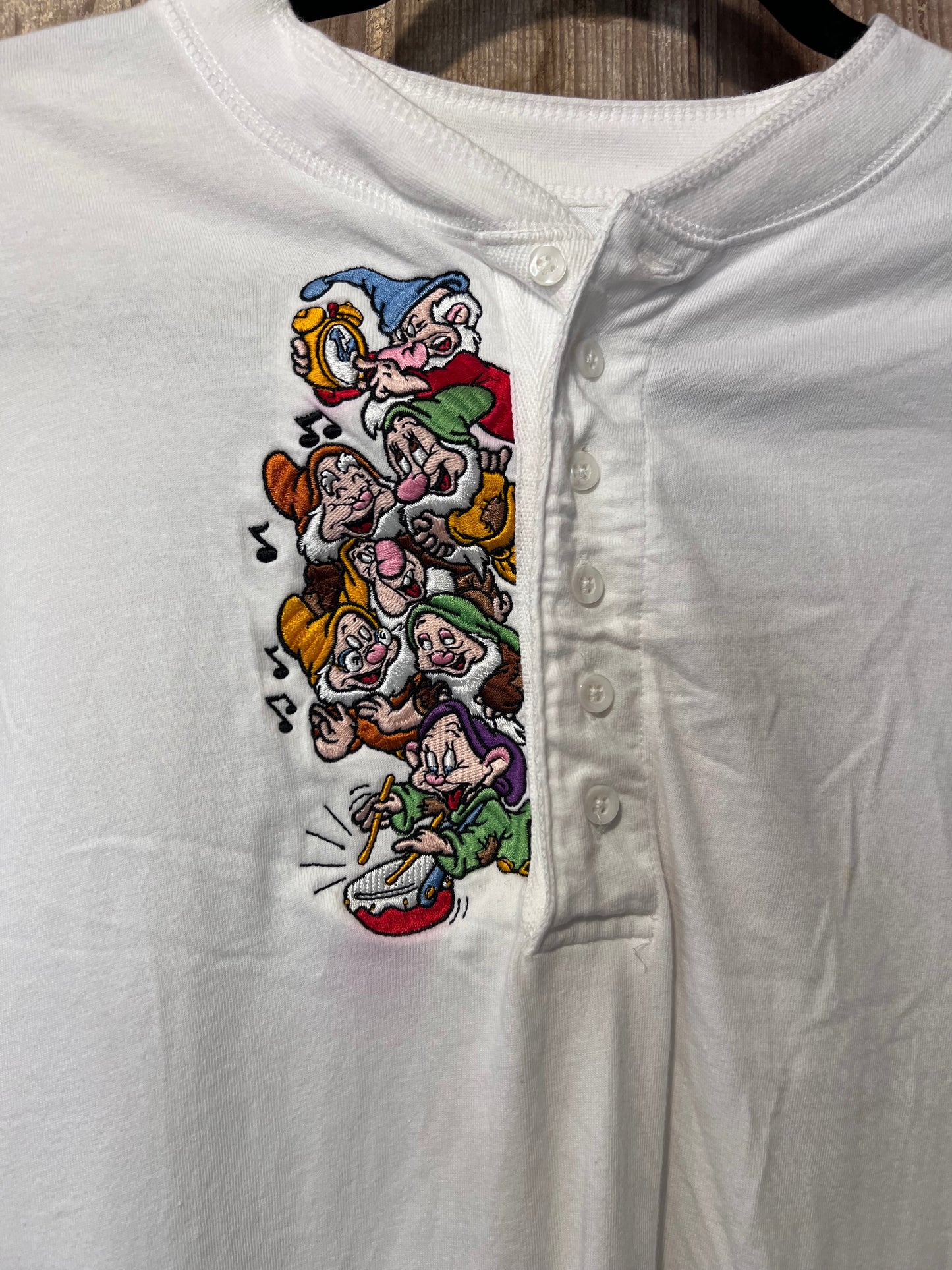 90's 7 Dwarfs Embroidered Henley Sleep Shirt