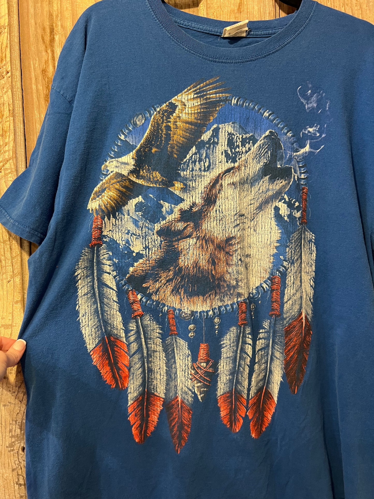 90's Blue Wolf + Feather Graphic T-Shirt